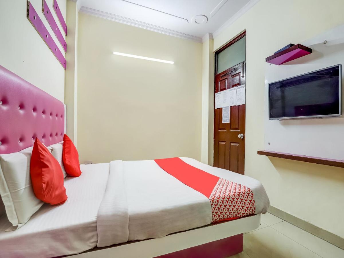 Oyo 75948 Hotel Tushar Continental Nuova Delhi Esterno foto