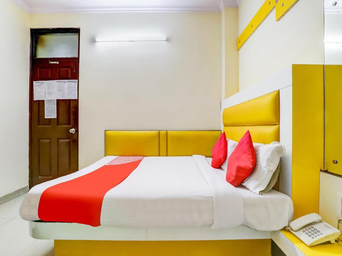 Oyo 75948 Hotel Tushar Continental Nuova Delhi Esterno foto