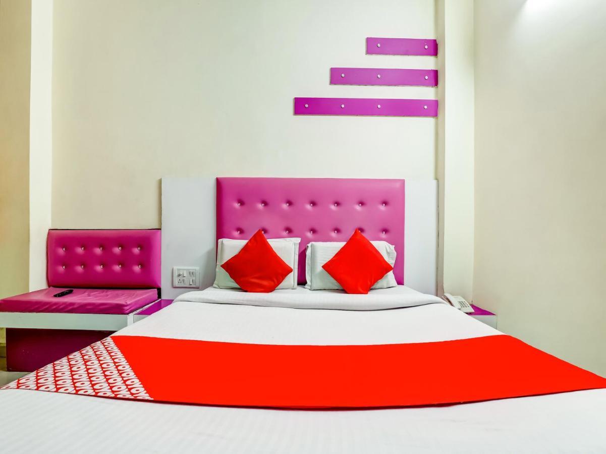 Oyo 75948 Hotel Tushar Continental Nuova Delhi Esterno foto