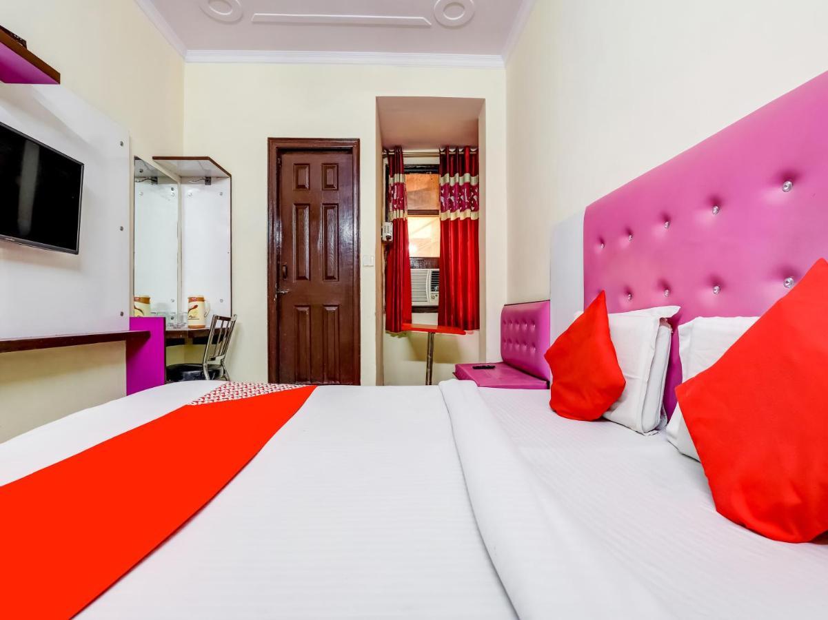 Oyo 75948 Hotel Tushar Continental Nuova Delhi Esterno foto