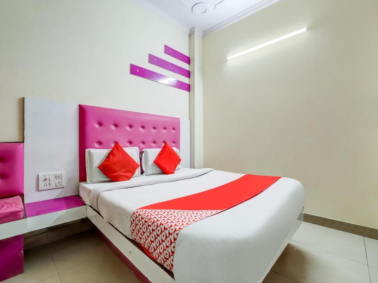 Oyo 75948 Hotel Tushar Continental Nuova Delhi Esterno foto