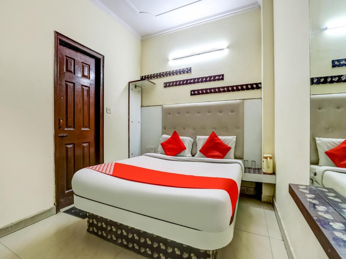 Oyo 75948 Hotel Tushar Continental Nuova Delhi Esterno foto