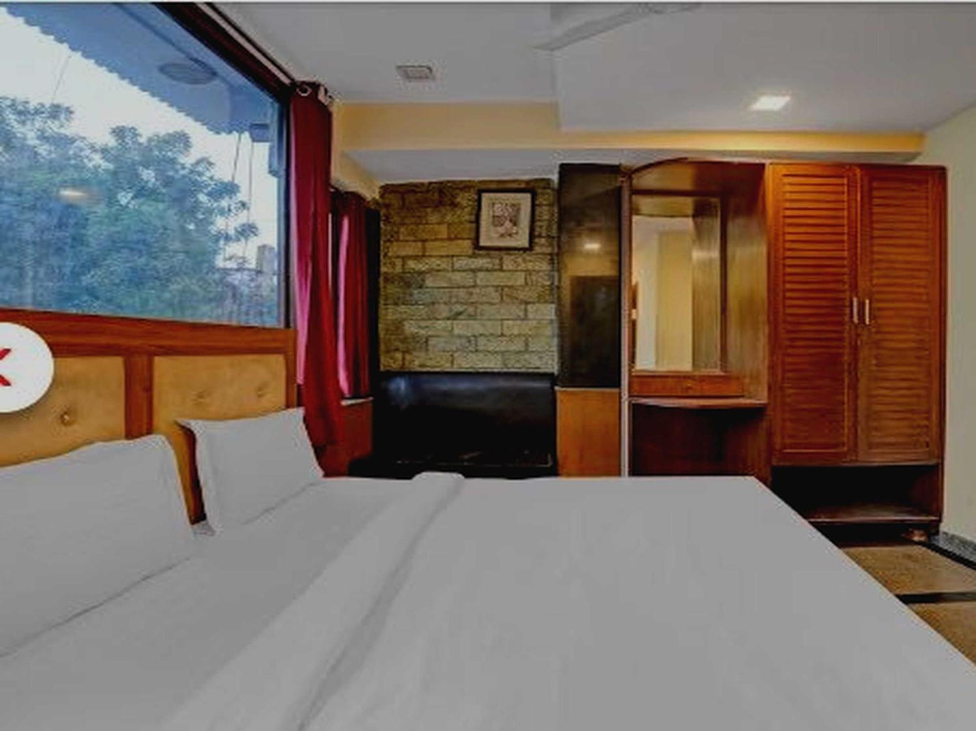 Oyo 75948 Hotel Tushar Continental Nuova Delhi Esterno foto