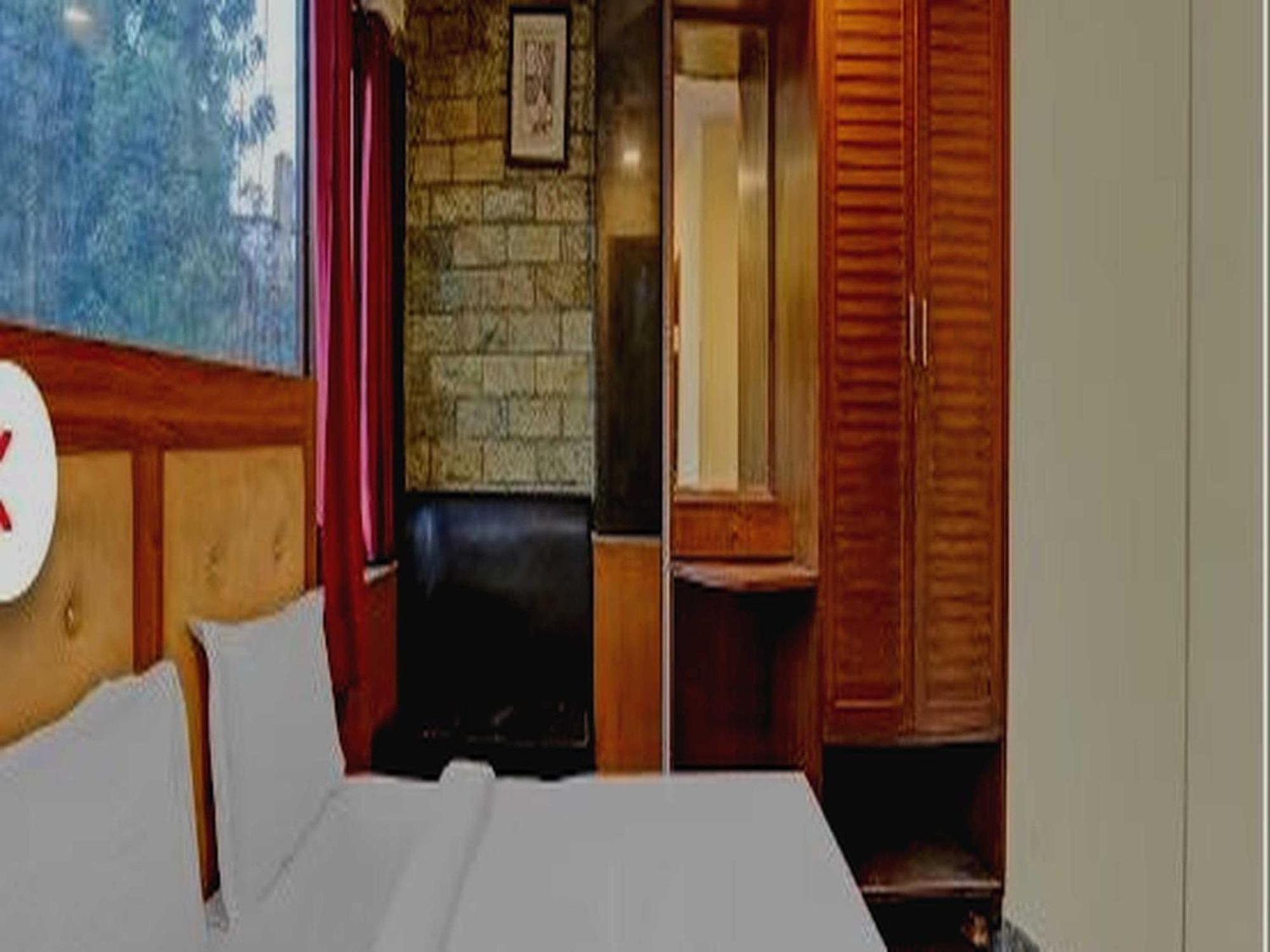 Oyo 75948 Hotel Tushar Continental Nuova Delhi Esterno foto